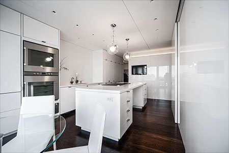 Upscale Condo in Hampstead